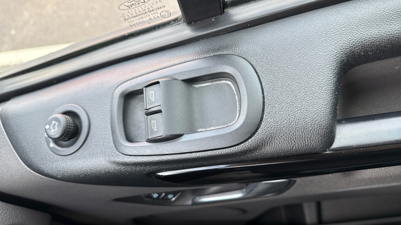 Ford Transit Custom 300 L1 Diesel Fwd 2.0 EcoBlue 130ps Low Roof Limited Van